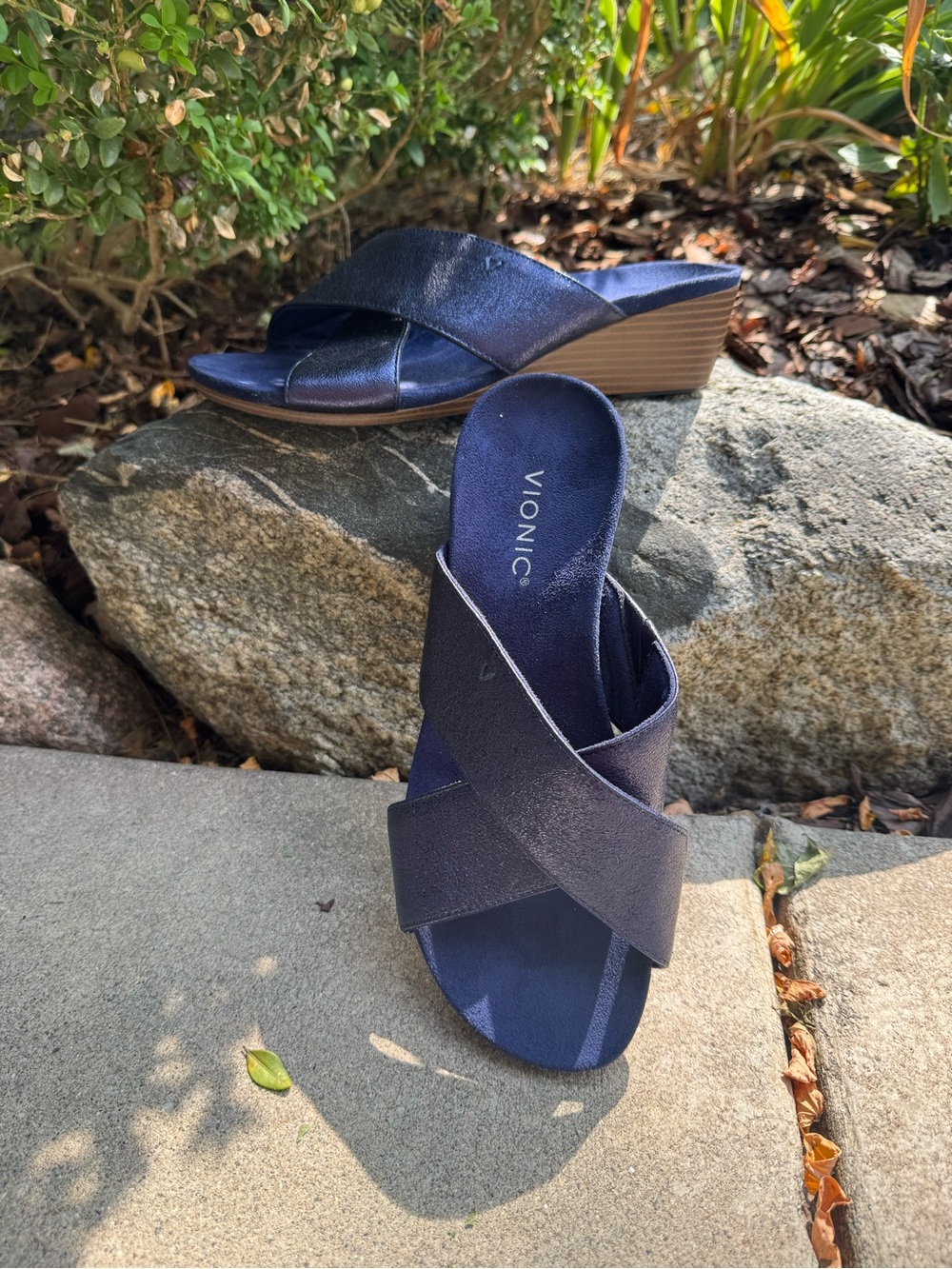Vionic Kara Navy Crisscross Wedge Slides 9.5 EUC